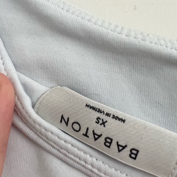 Babaton Aritzia 'Contour" one Shoulder Bodysuit, xs in white - Picture 3 of 5